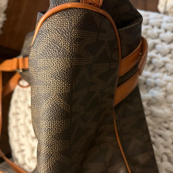 Michael Kors Milo - Picture 9 of 9